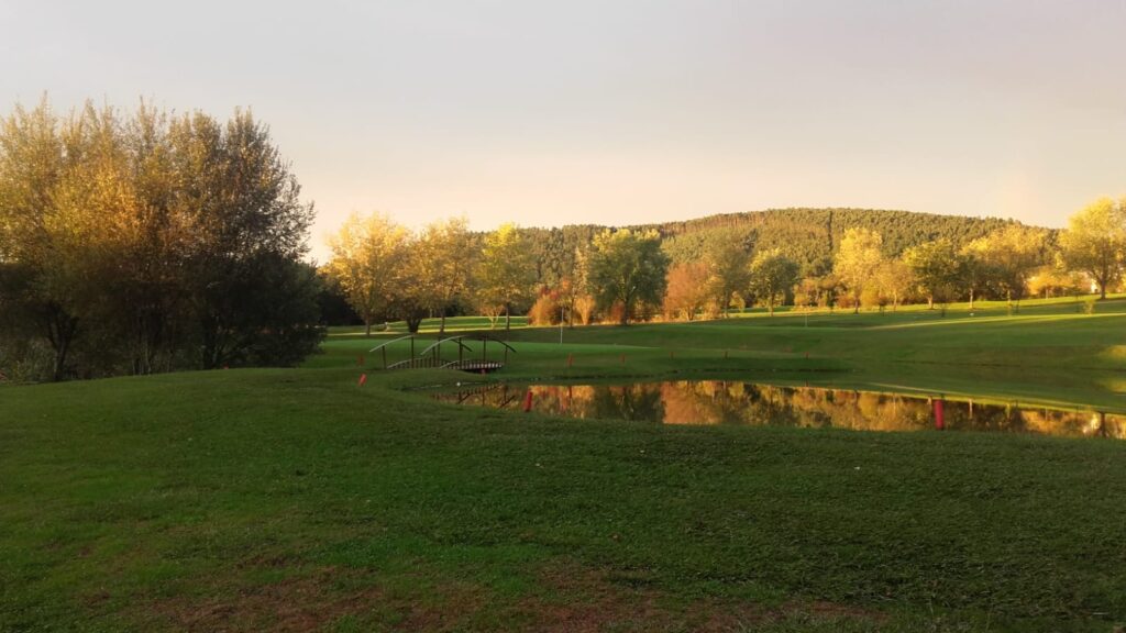 Atardecer Derio Golf